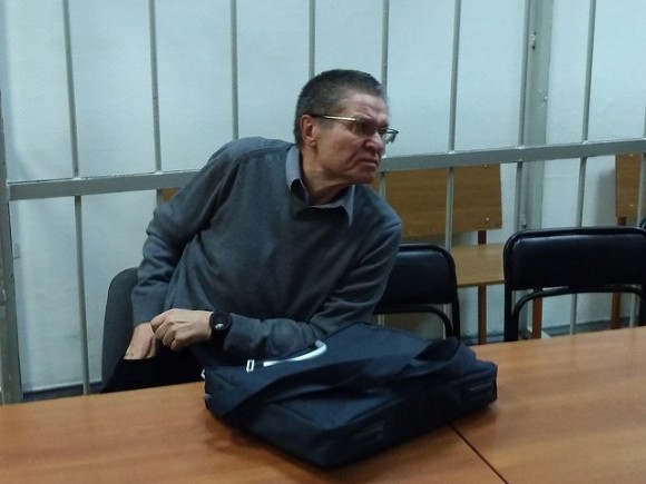 «Интерфакс»: Улюкаев освобожден по УДО и сможет выйти из колонии в середине мая