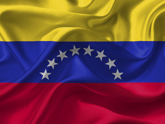В Венесуэле задержали колумбийское судно с гумпомощью