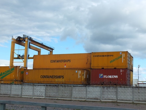 Containers with goods for Russia stuck in Antwerp for a year