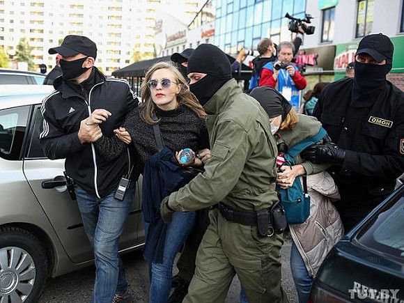 В Минске проходит акция в поддержку арестованных оппозиционеров (видео)