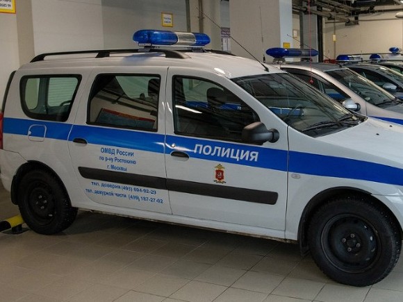 Путин подписал закон, разрешающий полицейским вскрывать автомобили и проникать в квартиры