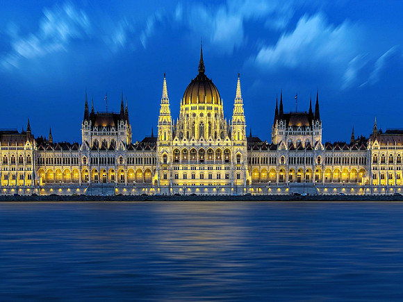 Венгрия предупредила, что прекращение транзита через Украину повредит Будапешту