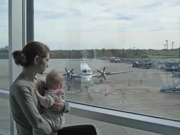 В Симферополе авиапассажирам, которые 13 часов ждут вылета в Москву, отказались предоставить гостиницу