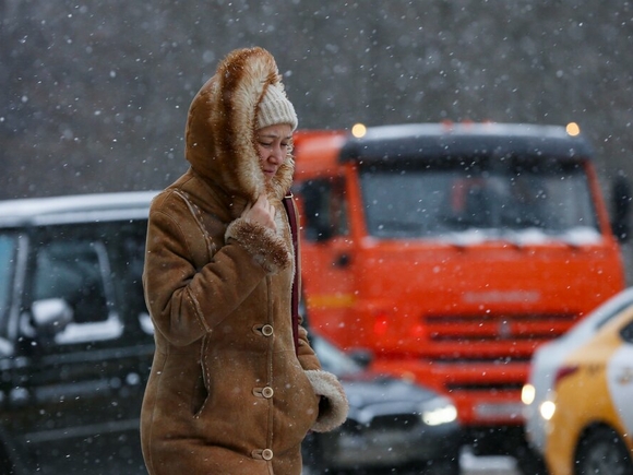 Синоптик: Сильный снег в Москве будет идти еще в течение 3-5 часов