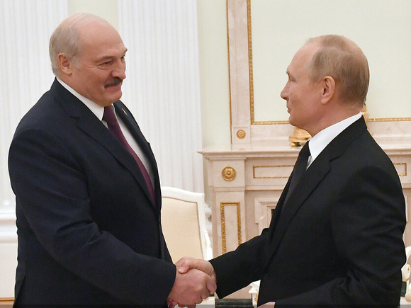 «Мы с Путиным не так глупы»: Лукашенко «отверг» вхождение Белоруссии в состав России и заявил о будущем единстве двух независимых государств