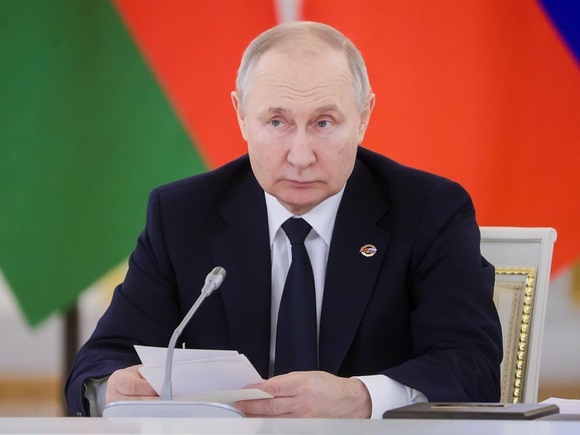 Putin signed the law on the denunciation of the treaty on armies in Europe