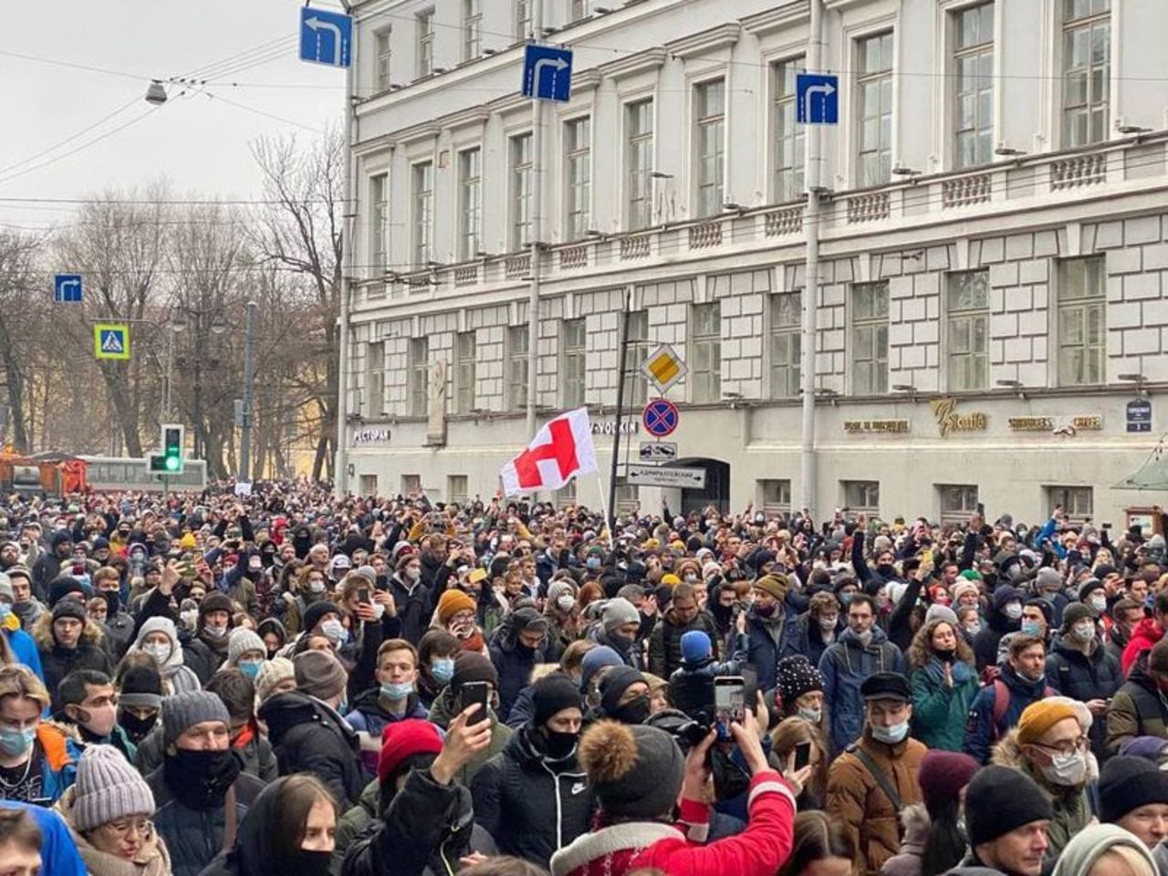 Эффективный политик. Протесты против ЛГБТ. ЛГБТ протесты. Цинично ЛГБТ. Боюсь новостей.