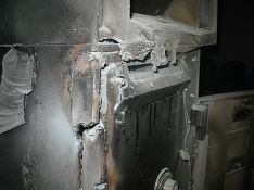 Мужчина взорвал банкомат в Петербурге, деньги не взял