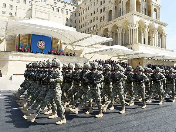 Более 8 тысяч граждан Азербайджана попросили отправить их «на войну» с Арменией