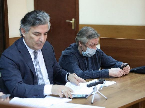 Адвокат Ефремова признался, что сам написал текст к видео с извинениями актера перед потерпевшими