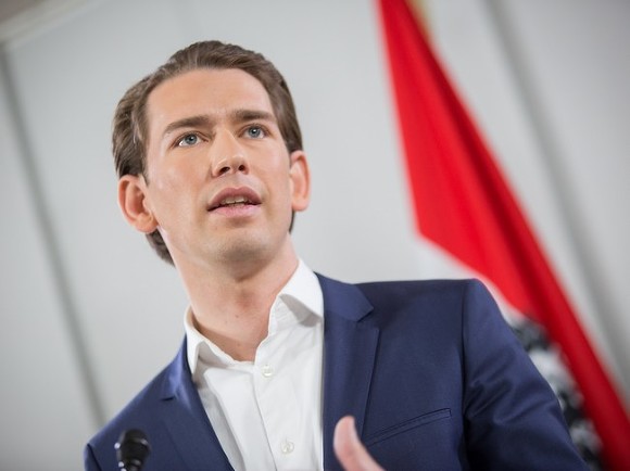 Канцлера Австрии заподозрили во взяточничестве и коррупции — в его офисе прошли обыски