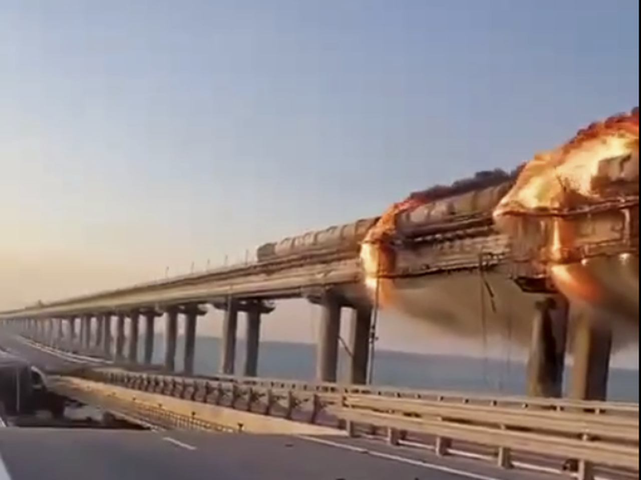 фото взорванного моста