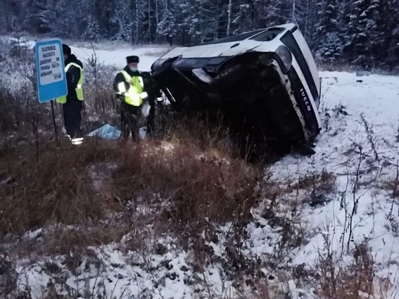 В Свердловской области произошло ДТП с автобусом: один человек погиб, восемь получили травмы