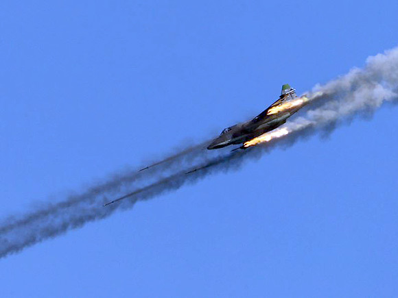 В Ростовской области рухнул военный самолет — по предварительным данным, пилот погиб