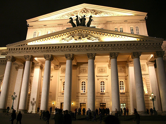 Москвичи ночами стоят за билетами на «Щелкунчик» в Большом, спекулянты предлагают сходить на спектакль за 90 тыс. рублей
