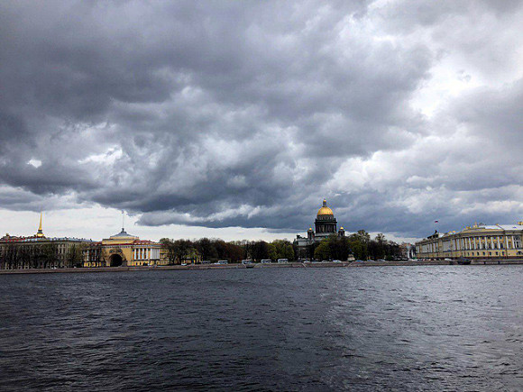 Петербургская полиция разогнала «Бои на воде» с участием популярного блогера