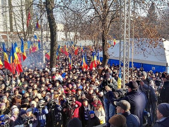 Антиправительственные протесты в Кишиневе собрали несколько тысяч человек