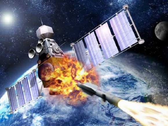 Россия, испытывая противоспутниковое оружие, подвергла опасности экипаж МКС. Или не подвергла