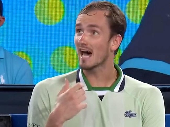 Даниил Медведев вышел в финал теннисного турнира в Германии