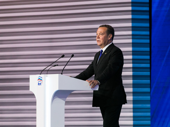 Медведев: России надо проводить независимую внешнюю политику, иначе ее «растерзают»