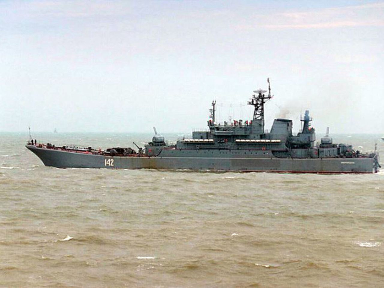 Что произошло с бдк новочеркасск. БДК ВМФ России "Новочеркасск". ВМФ 102 БДК. БДК Новочеркасск в море. БДК Николаев Тихоокеанский флот.