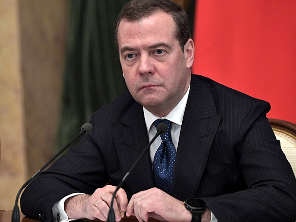 Медведев высказался о реакции Шольца и Сунака, высмеявших интервью Путина Карлсону