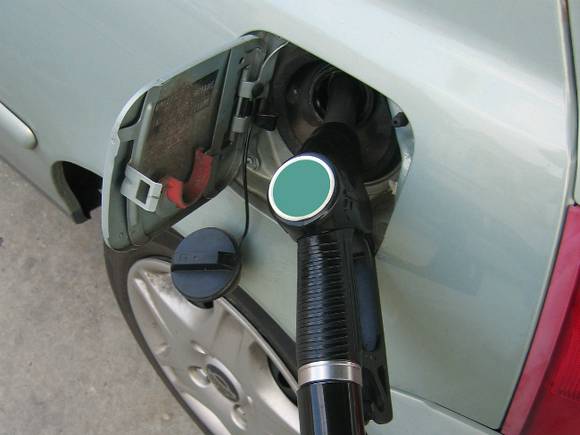 В России резко выросли средние цены на бензин