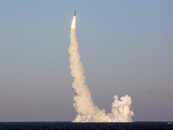 СМИ: Пуски российских ракет «Булава» вызвали панику на авиабазе США
