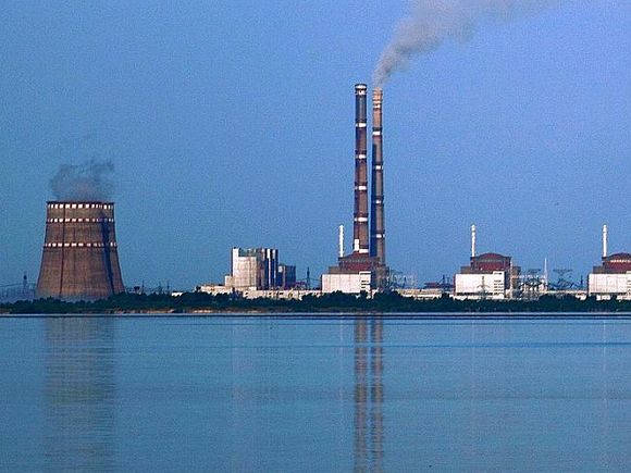 В Росэнергоатоме сообщили, что Запорожская АЭС подверглась артудару ВСУ