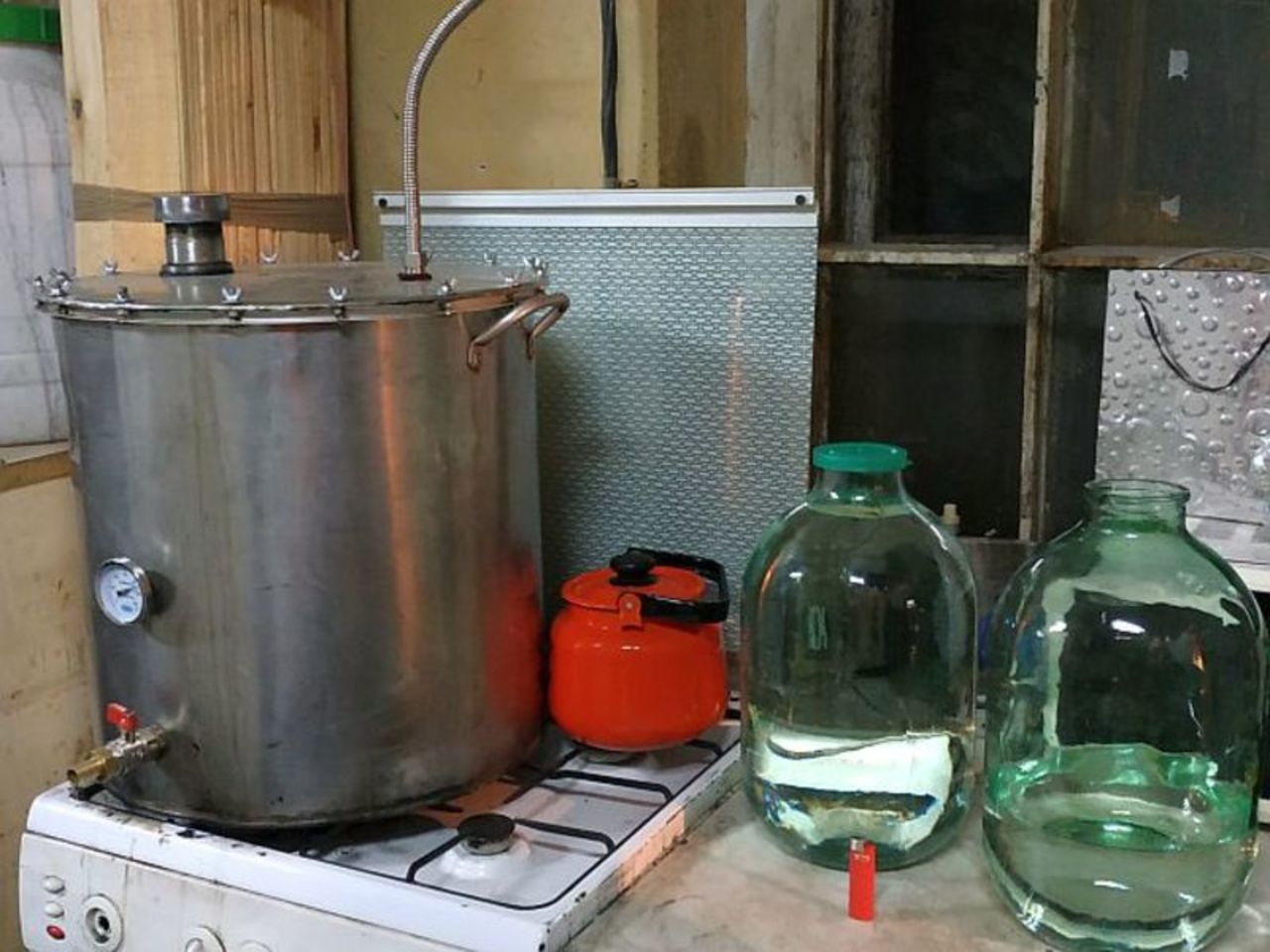Владельцев самогонных. Владельцев самогонных. Самогонный аппарат дымка, 20 л. Самогон саныч самогонный аппарат. Самогонный аппарат феникс 20 литров.