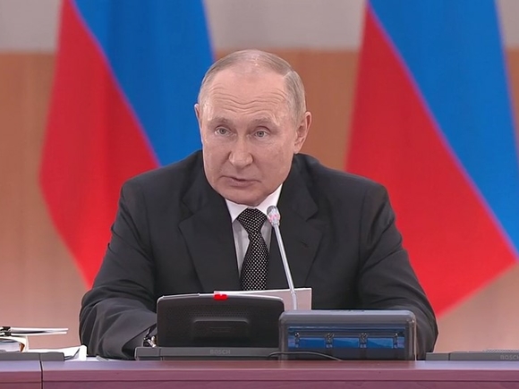 Путин предложил подготовить генеральную схему размещения тюрем и колоний