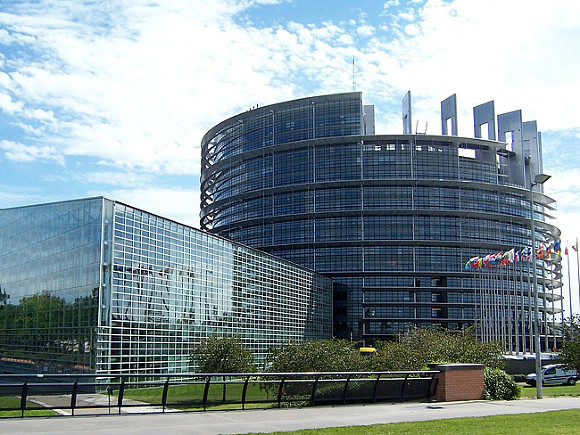 Европарламент принял резолюцию с призывом создать трибунал по Украине