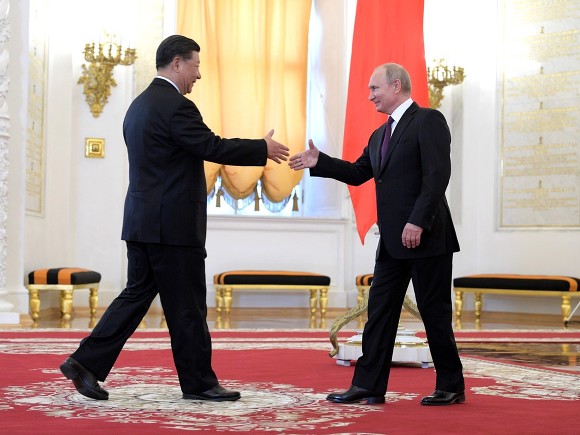 Русский с китайцем братья навек 2.0: в Пекине заявили о «прочных как скала» отношениях с РФ