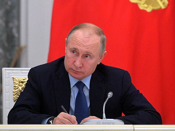 Путин подписал закон о блокировке сотовой связи в местах лишения свободы