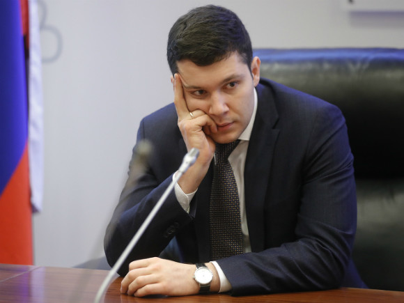 Алиханов: Значительная часть товаров все еще остается под запретом транзита в Калининград