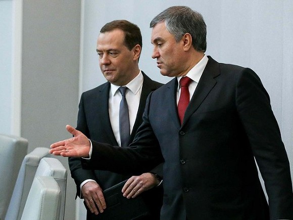 Возможно, Вячеславу Володину вскоре придется уступить спикерское кресло Дмитрию Медведеву.