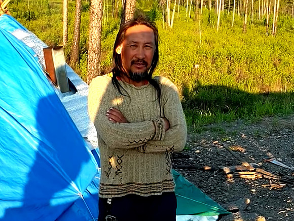 Уссурийск не отпускает шамана: Александру Габышеву продлили принудительное лечение в психушке