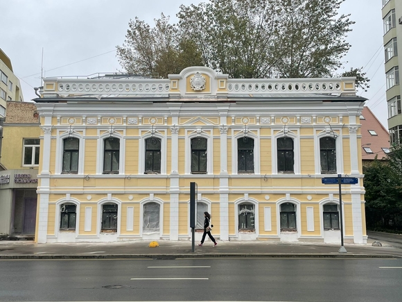 В Москве отреставрировали фасады старейшего здания на Люсиновской улице