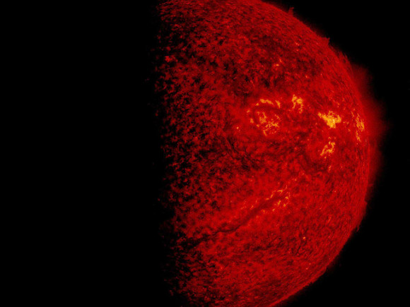 Астрономы сообщили о сильной вспышке на Солнце