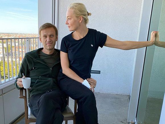 «Не знаю уже — плакать или смеяться»: Юлия Навальная прокомментировала заявление МВД о «диетах» ее супруга