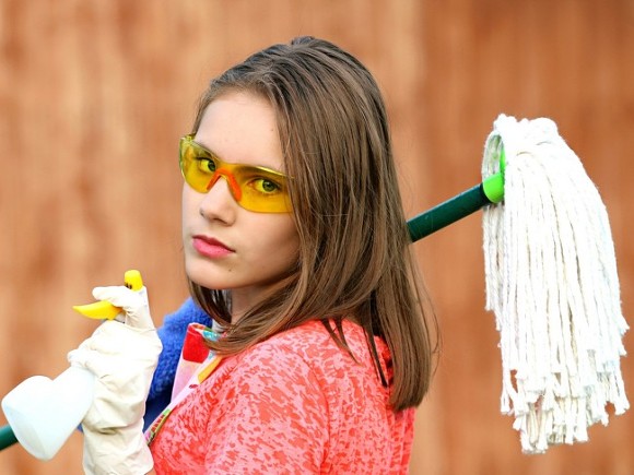 Роспотребнадзор рассказал, как правильно делать уборку дома во время изоляции