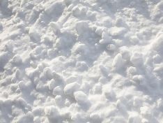 В Челябинске выпал зеленый снег