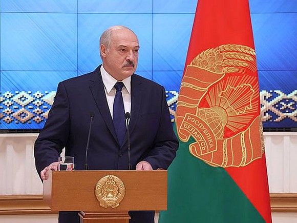 В Сети появилось редкое фото Лукашенко без усов