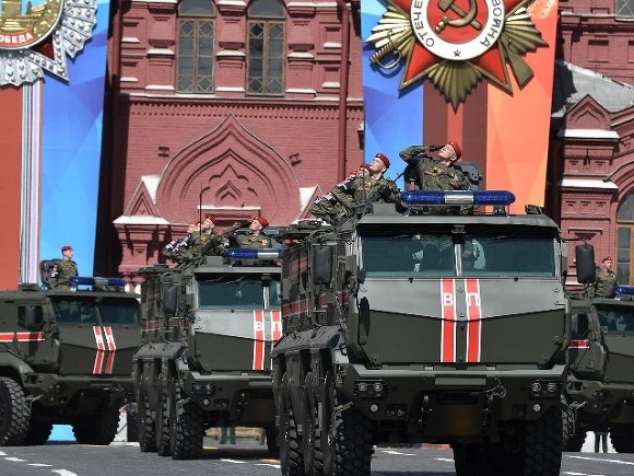 Создается ощущение, что людям в Кремле нравится воевать.