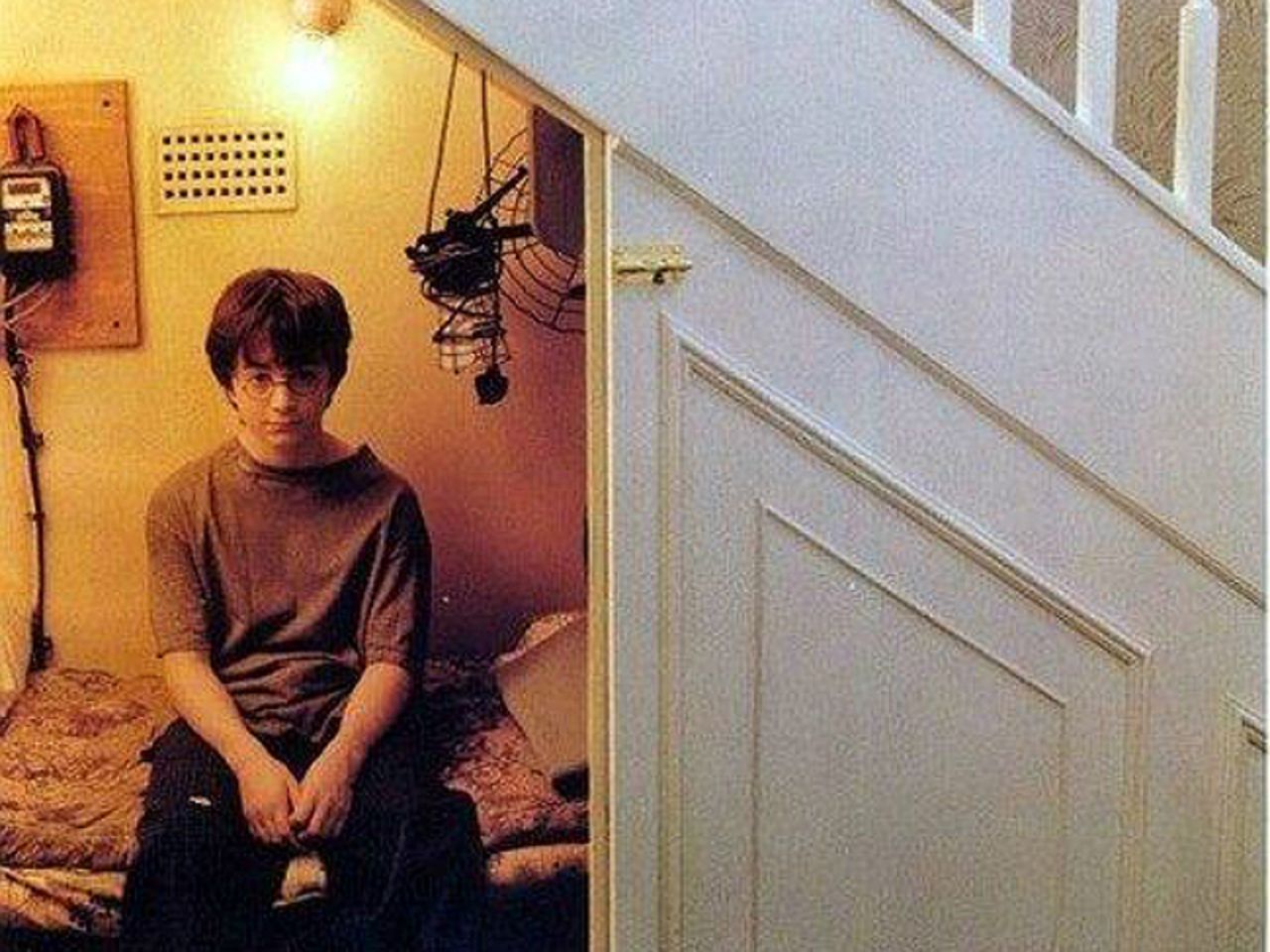 Гарри Поттер и философский камень - Гарри в чулане