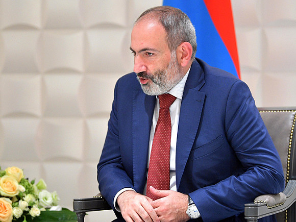 Пашинян призвал Байдена помочь прекратить войну в Карабахе