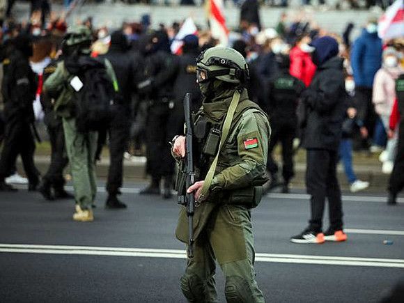 В столице Белоруссии начались брутальные задержания протестующих (фото, видео)