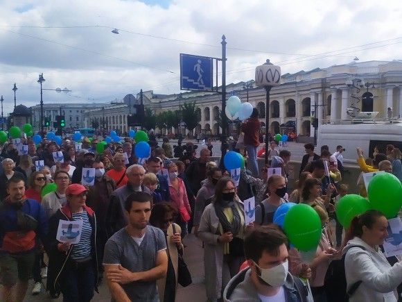 Петербуржцы вышли на протестное шествие (фото)