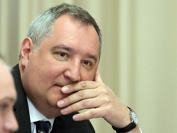 Глава «Роскосмоса» Дмитрий Рогозин предложил главе Еврокомиссии «выпить всю русскую водку», чтобы «наказать» Россию