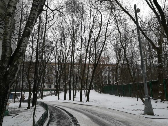 В Москве минус три и небольшой снег